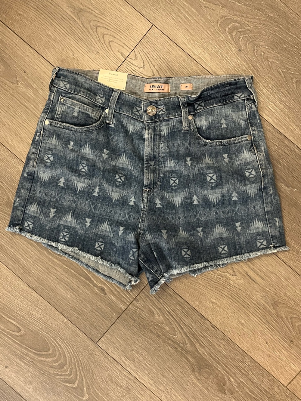 NWT Ariat Southwest Laser Denim Jena Shorts 3 Inch Inseam Size 31